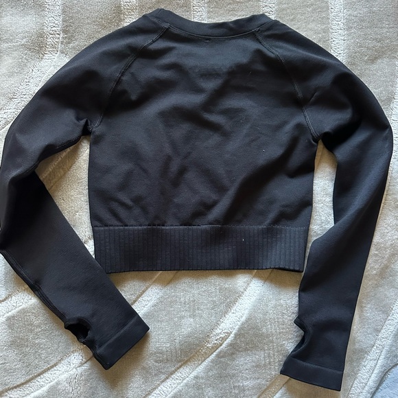 (SOLD) Prettylittlething black Fit top - Picture 4 of 4